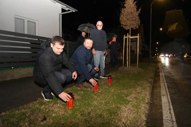 Bjelovar: Zapaljene svijeće u sjećanje na Vukovar 
