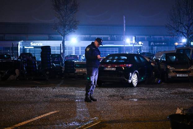 Zagreb: Auto se zaletio u izlog u Maksimirskoj ulici