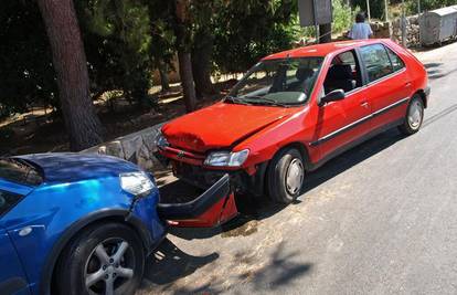 Hvar: Peugeotom 'pokupio' mopedista i udario Suzuki