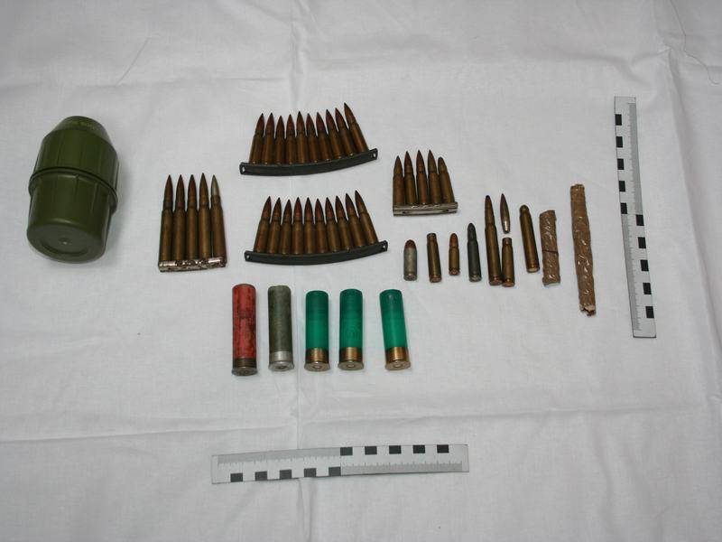 Akcija u Čabru: U stanu su mu našli pušku, barut, marihuanu