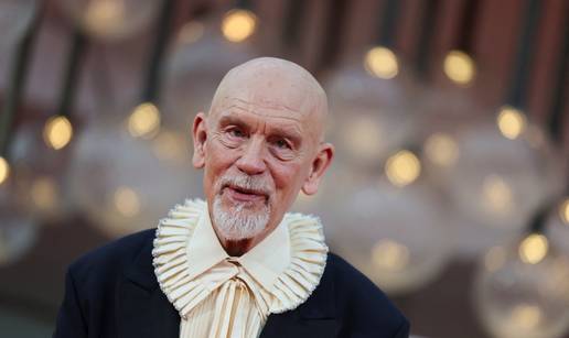 Malkovich se jedva izborio sa suzama: Njegovom novom filmu pljeskali su punih 13 minuta