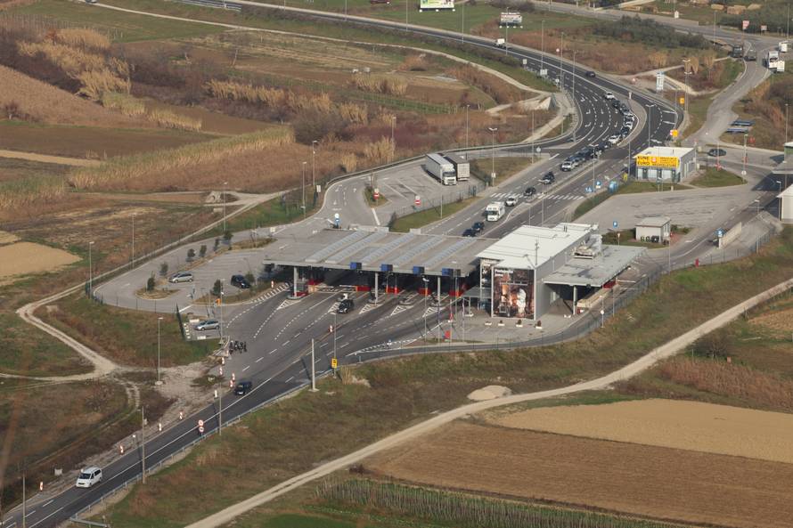 Pronašli su prolaz: Kroz Istru švercali migrante s djecom