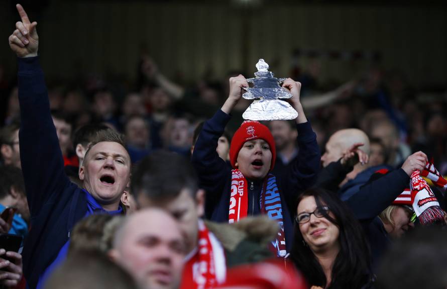 Lincoln fans celebrate