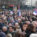 Tisuće ljudi u Beogradu  traži poništenje izbora. Okupljeni skandiraju: 'Vučiću, lopove'