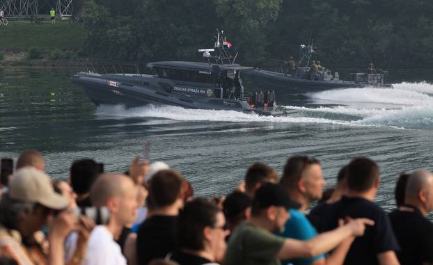 Zagreb: Dan državnosti obilježen pokaznim vježbama Hrvatske vojske i policije te prigodnim letačkim programom