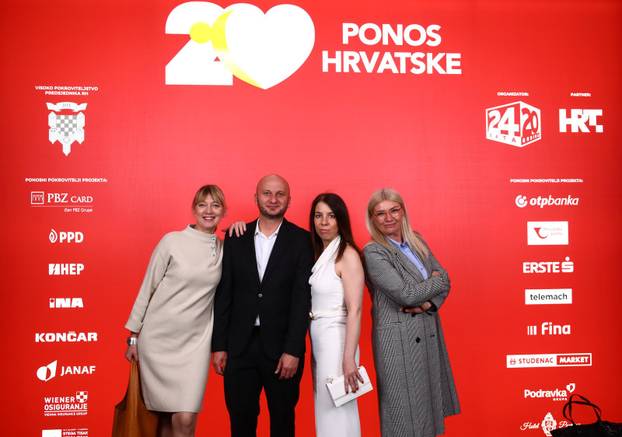 Zagreb: Svečana dodjela nagrade Ponos Hrvatske, fotografiranje prije početka dodjele 