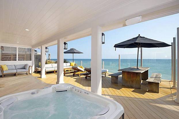 Leonardo DiCaprio Is Selling a Malibu Beach House For $10 Million Dollars