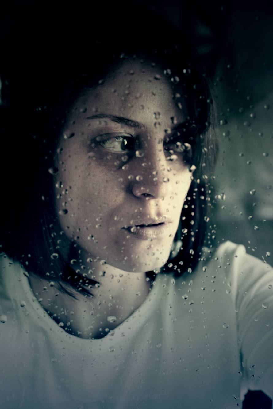 Cijelo djetinjstvo gledala sam kako moj otac vara i tuče žene, evo kako je to utjecalo na mene