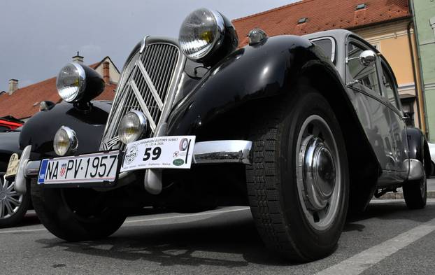 Požega: Čuveni modeli izloženi u sklopu oldtimer manifestacije"Trophy Zlatnom dolinom 2026."