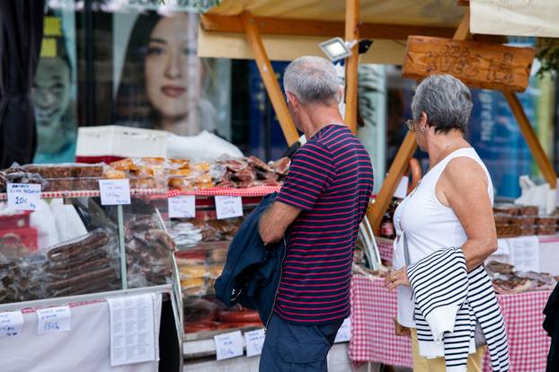 Zagreb: Manifestacija "100% Zagorsko" na Europskom trgu