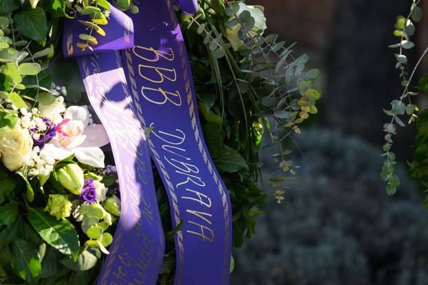 Zagrepčani posjećuju grob Milana Bandića na petu obljetnicu smrti 