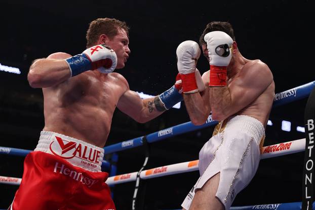 Boxing: Canelo Alvarez vs Callum Smith