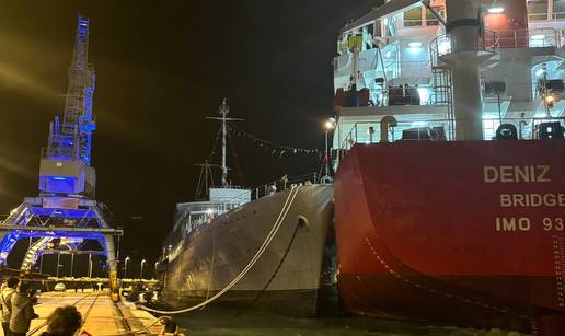 FOTO Pogledajte &scaron;tetu na brodu Galeb: Tijekom isplovljavanja udario ga turski teretni brod!