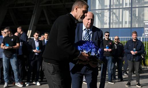 FOTO Dinamovci položili vijence na 35. obljetnicu nikad odigrane utakmice Dinamo - C. Zvezda