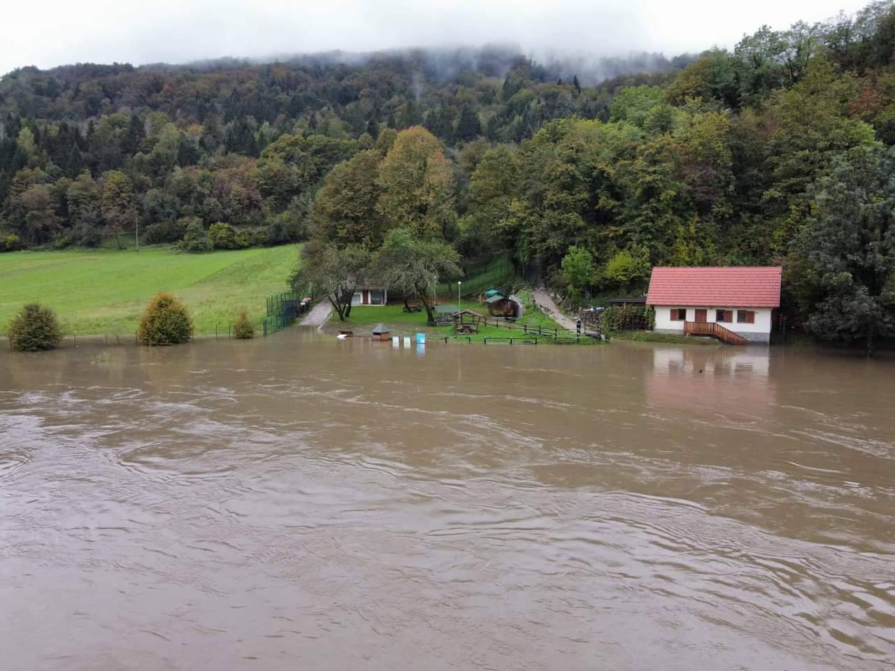 VIDEO Izlile se Kupa i Dobra: 'Mlin mi je skroz pod vodom'