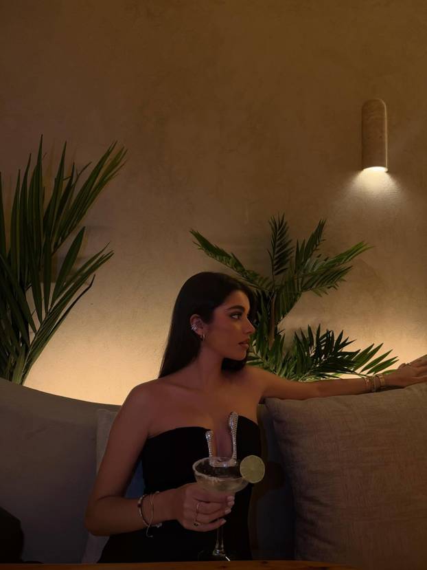FOTO Ostavila dečka i vezu dugu pet godina zbog jedne poruke Yamala? Ona sad sve demantira