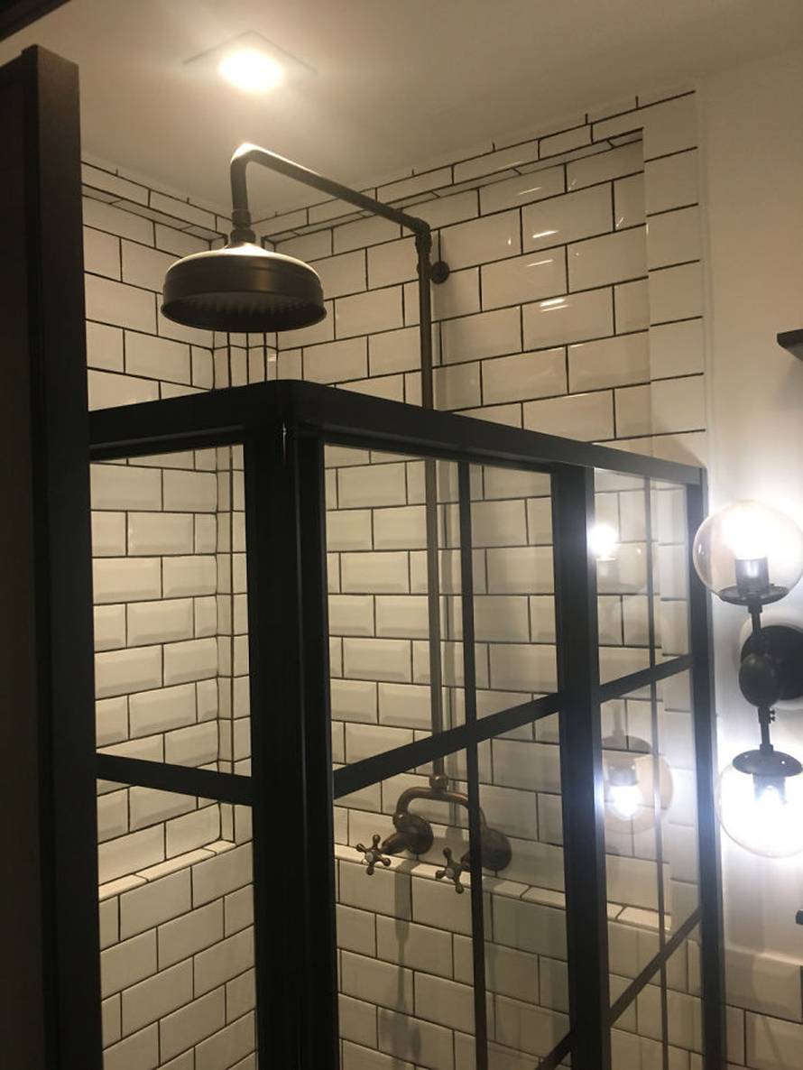 Od 11 kontejnera napravio sebi kuću na kojoj mu sad svi zavide