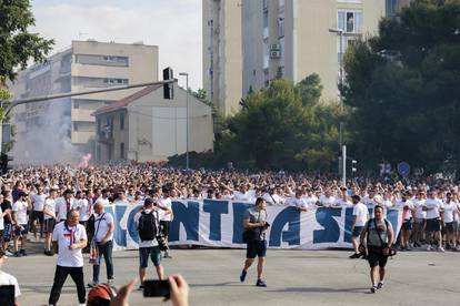 Split: Povorka Torcide prema Poljudu 