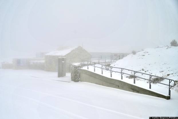 Na Biokovu pao novi snijeg