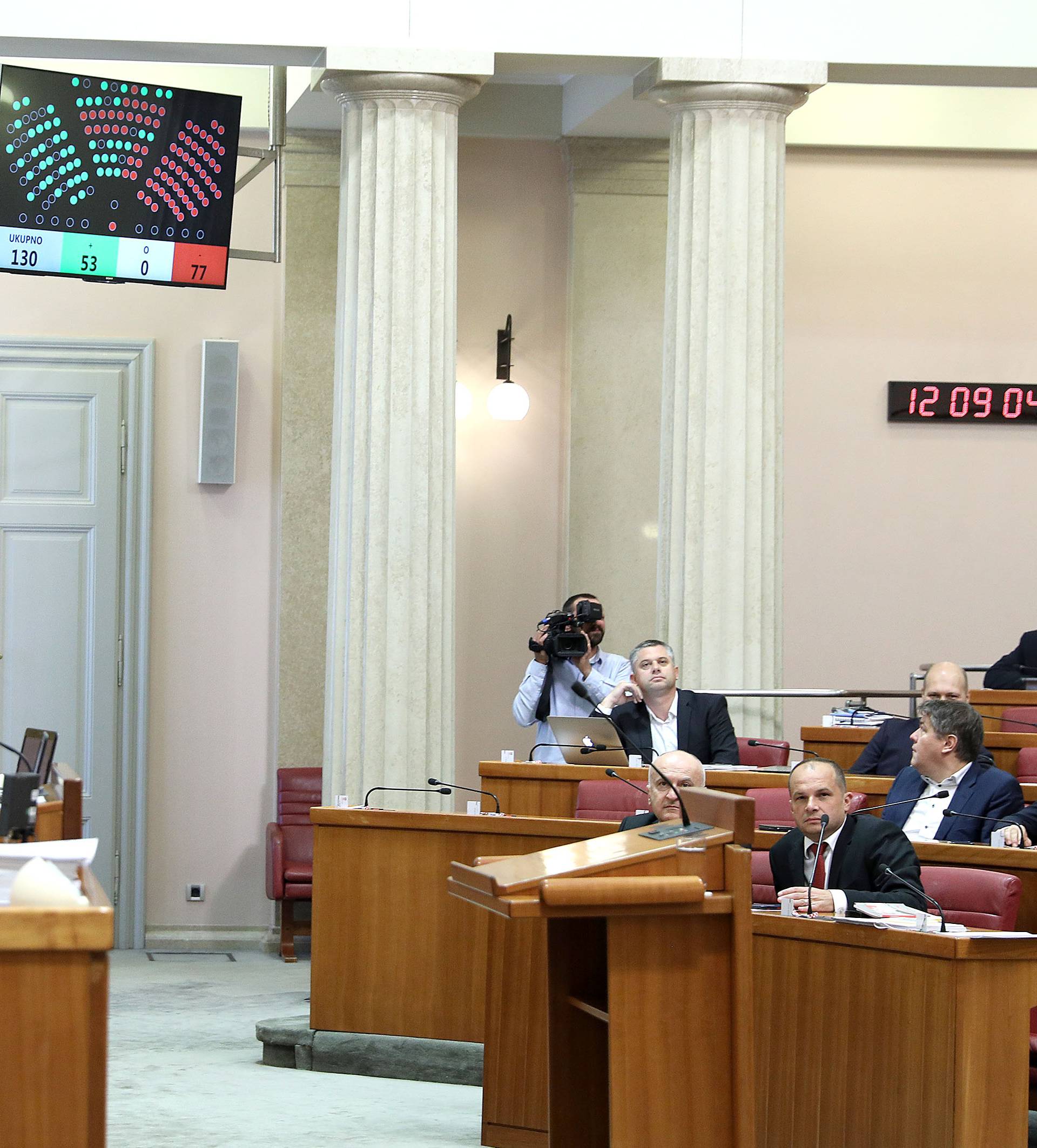 Zagreb: Sabor odbacio prijedlog oporbe za opoziv ministra KujundÅ¾iÄa