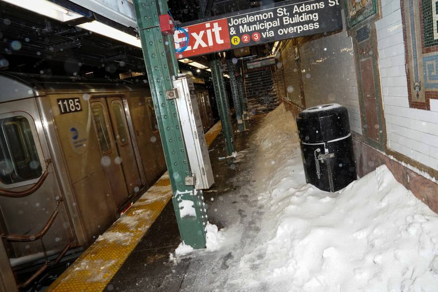 Major winter storm spreads across a large swath of the United States