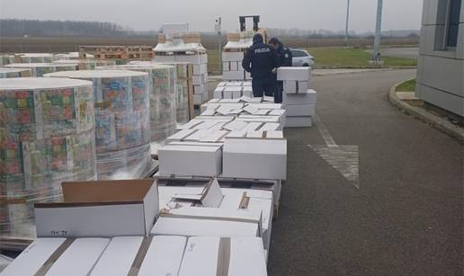 Baranja: Uhvatili ga na granici, pokušao prošvercati u kamionu oko 50.000 kutija cigareta