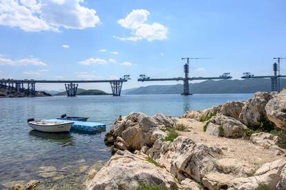 FOTO Još malo i gotovo: Slažu zadnje dijelove Pelješkog mosta
