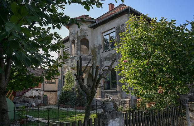 &Scaron;arengrad: Kapetanova ku&cacute;a vlasnice Dine Juri&ccaron;i&cacute; na obali Dunava
