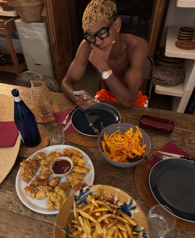 FOTO Neki planinare, drugi se kupaju u luksuzu. Ovako strani poznati sportaši pune baterije