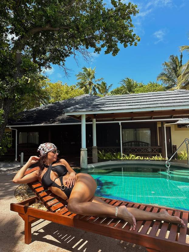 FOTO 'Savršena' Mia ukrala je show na partyju u Makarskoj