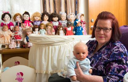 Sin joj umro od raka, naručila je lutku koja izgleda baš kao on