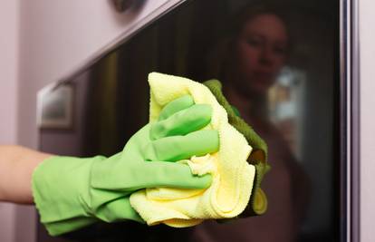 Čišćenje ekrana u domu: Svaki se pere različito, a evo koje materijale ne smijete koristiti
