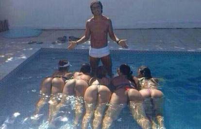 Ronaldinho čestitao Cristianu s pet djevojaka na fotografiji...