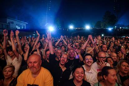 FOTO Zlatna maska, rukavice, koža: Grace Jones oduševila je Zagrepčane glasom i stajlingom