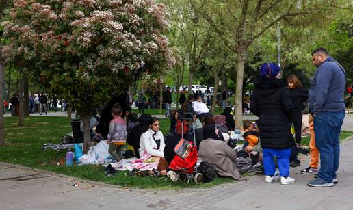 Istanbul pogodilo još 300 naknadnih potresa, ljudi skakali iz zgrada. Stotinu ozlijeđenih