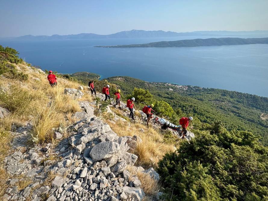 Stranom planinaru naglo pozlilo na Biokovu, preminuo je. HGSS: 'Ne krećite bez vode po vrućini'