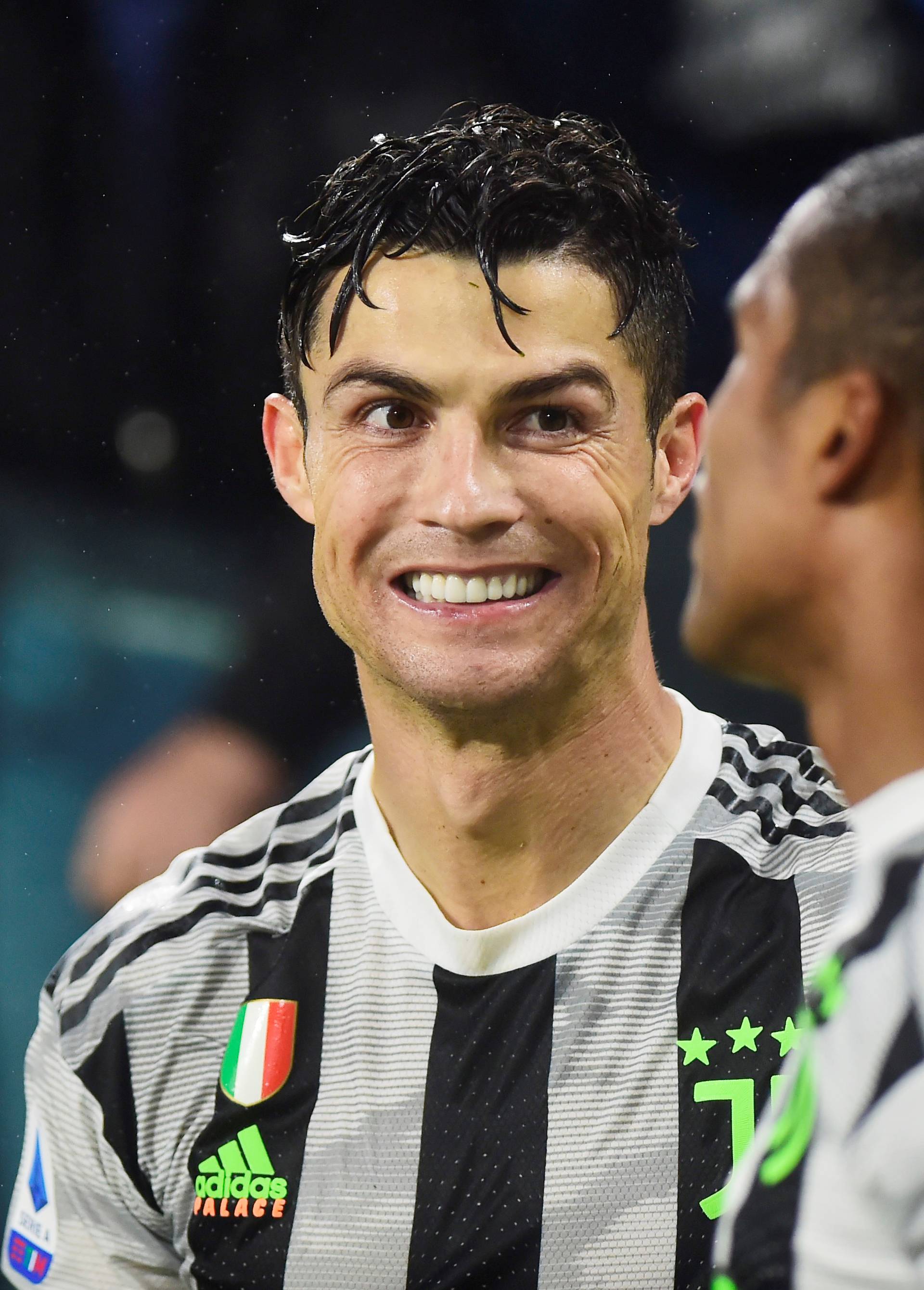 Ronaldo odglumio penal, VAR zanijemio! Juve je dobio u 96.