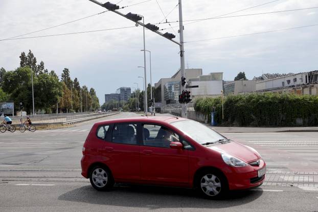 Zagreb: Od danas se uspostavlja redovan promet u zoni Vjesnika 