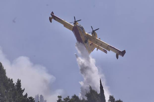 Kanaderi poma&zcaron;u u ga&scaron;enju po&zcaron;ara