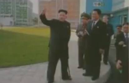 Živ je i ima štap: Kim Jong-un se napokon pojavio u javnosti