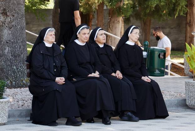 Šibenik: Na blagdan Svih svetih misno slavlje predvodio je mons. Tomislav Rogi?