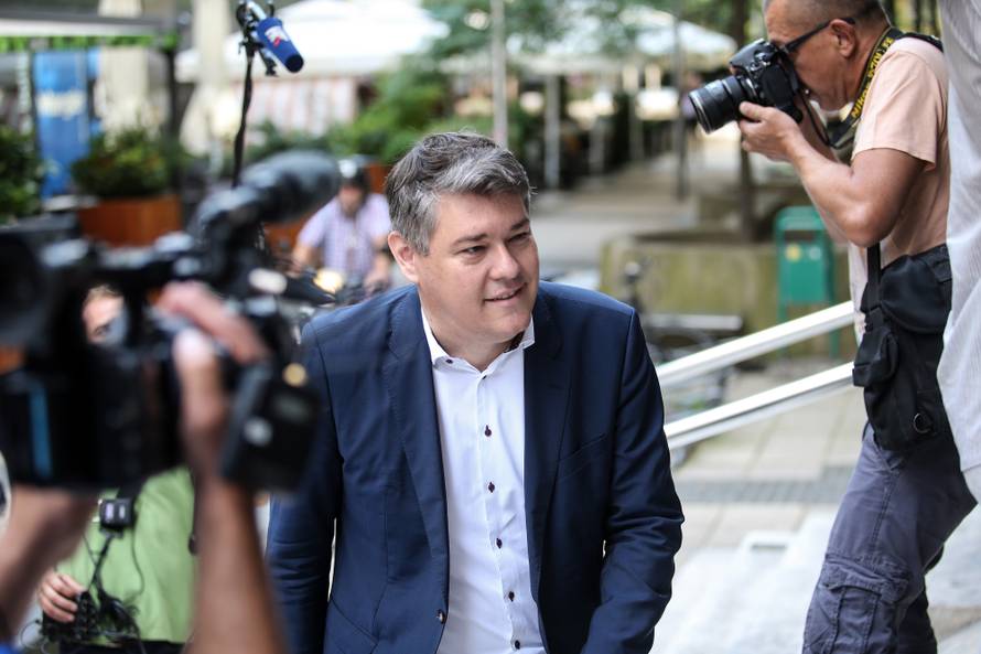 Zagreb: Älanovi SDP-a dolaze na sjednicu Glavnog odbora stranke