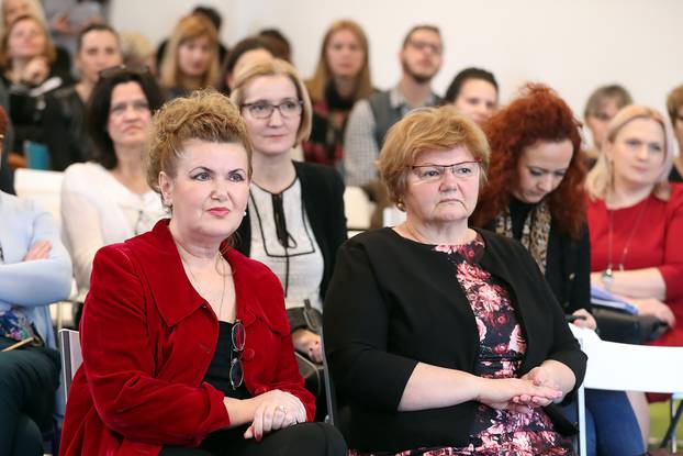 Zagreb: StruÄni skup "SaÄuvajmo njihov zagrljaj" o skrbi majkama s djecom i trudnicama