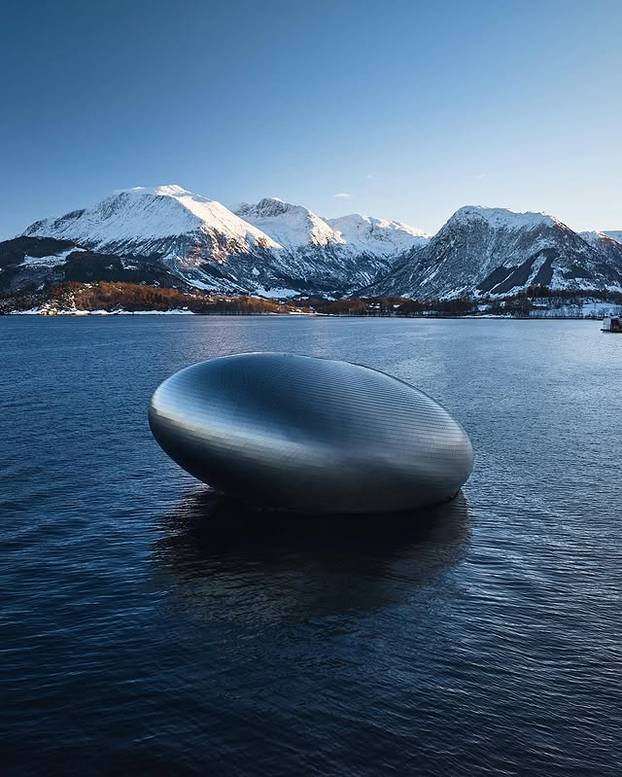 FOTO Spektakl na vodi: Biste li jeli u ovom futurističkom restoranu u norveškom fjordu?