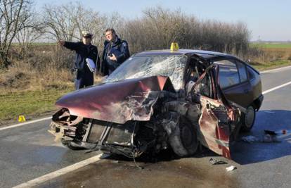 U sudaru dva automobila kod Vukovara poginuo muškarac