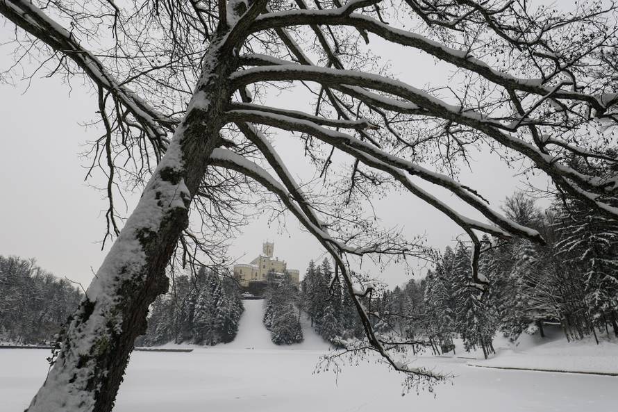 Trakošćan: Zaleđeno jezero Trakošćan stvara magičnu zimsku sliku