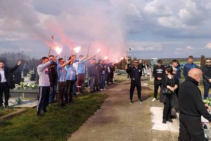 Bakljadom i plotunom ispraćen Sikirica, najstariji Ultras Cibalije