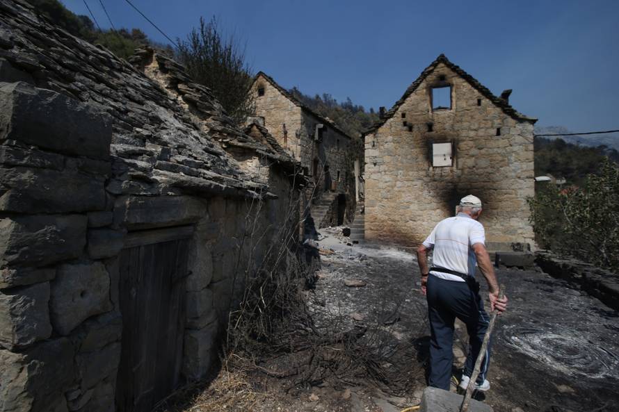 Piloti kanadera: Ovo je majka svih požara, to još nismo vidjeli