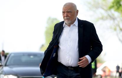 Mesić: Spominju se jedino branitelji, a što su oni obranili? Pa ono što su partizani osigurali