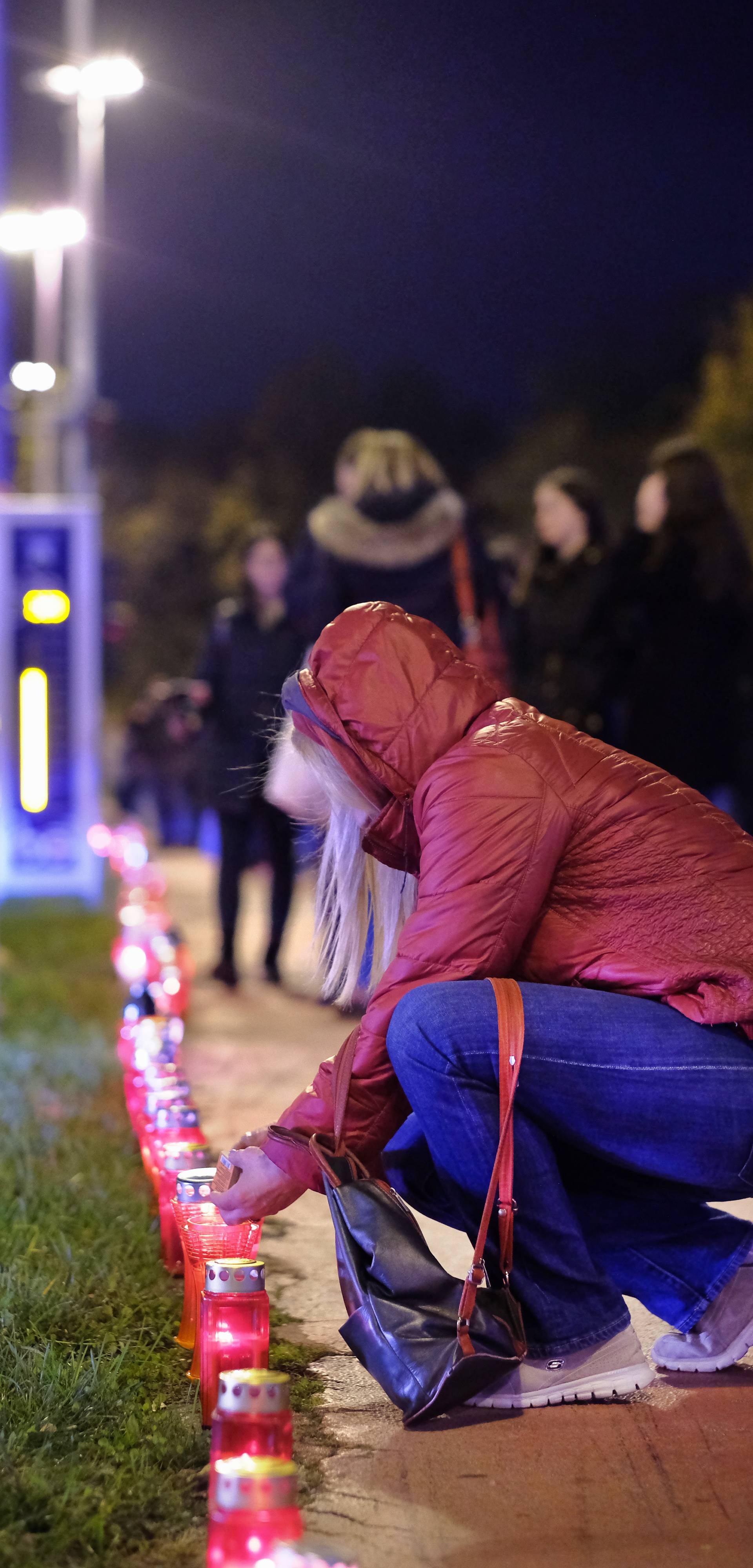 Zagreb: DuÅ¾ Vukovarske upaljene svijeÄe povodom obljetnice pada grada heroja